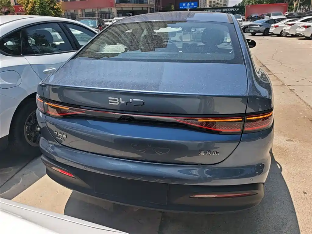 BYD Seal 05 DM-i 2026 — фото 6