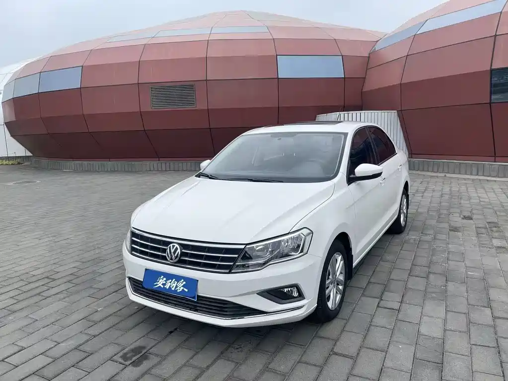 Volkswagen Jetta 2018 — фото 1