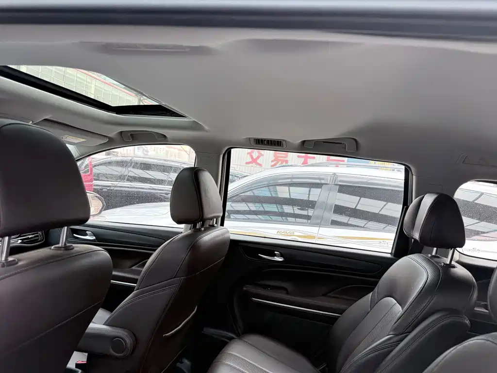 GAC Motor Trumpchi M6 2019 — фото 10