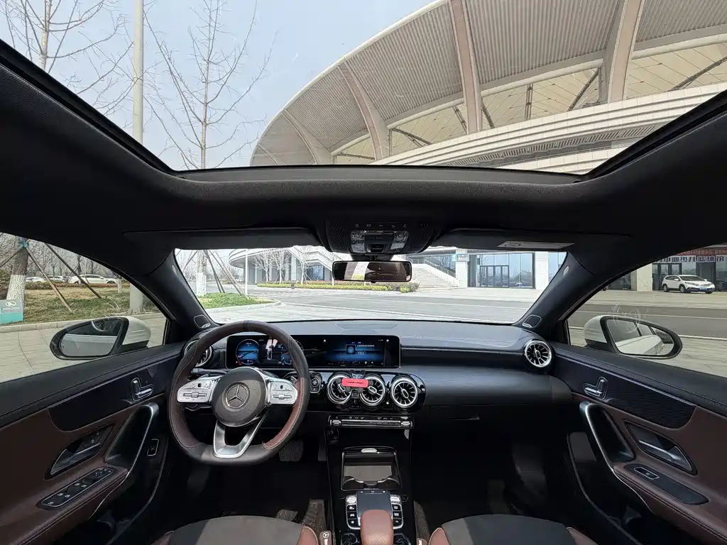 Mercedes-Benz A-Class 2019 — фото 5