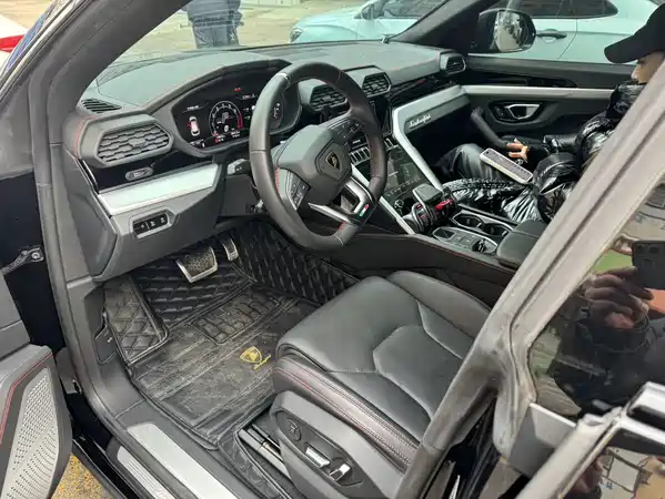 Lamborghini Urus 2024