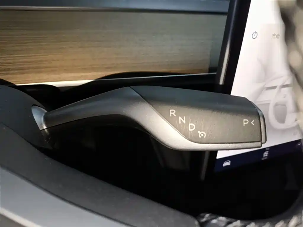 Tesla Model Y 2022 — фото 14