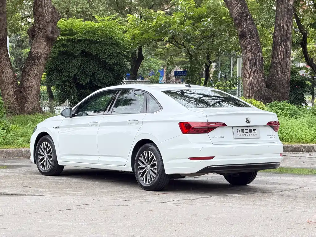Volkswagen Sagitar 2020