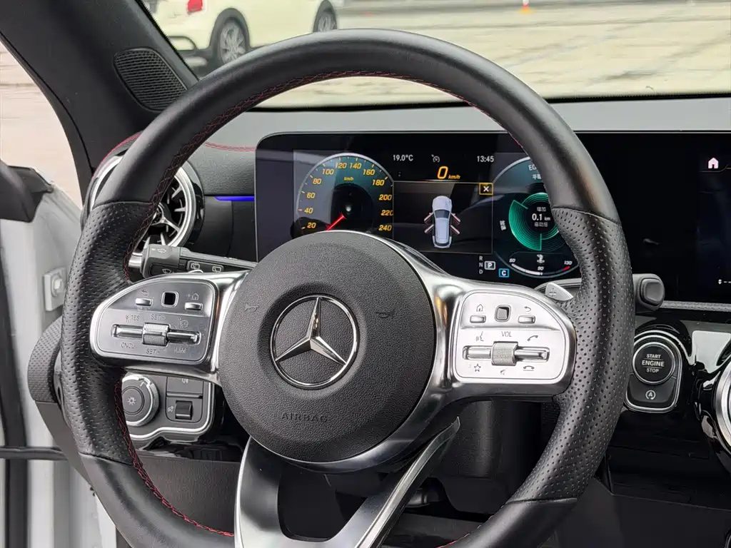 Mercedes-Benz CLA 2021 — фото 15
