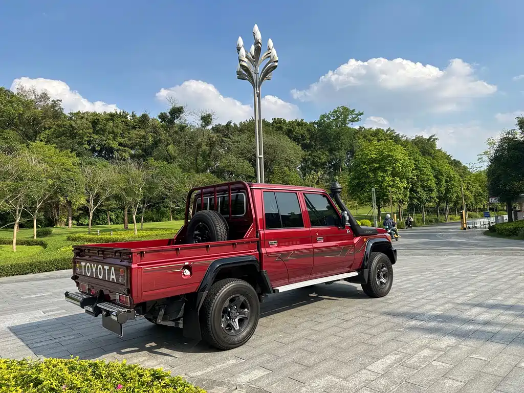 Toyota Land Cruiser 2022 — фото 16