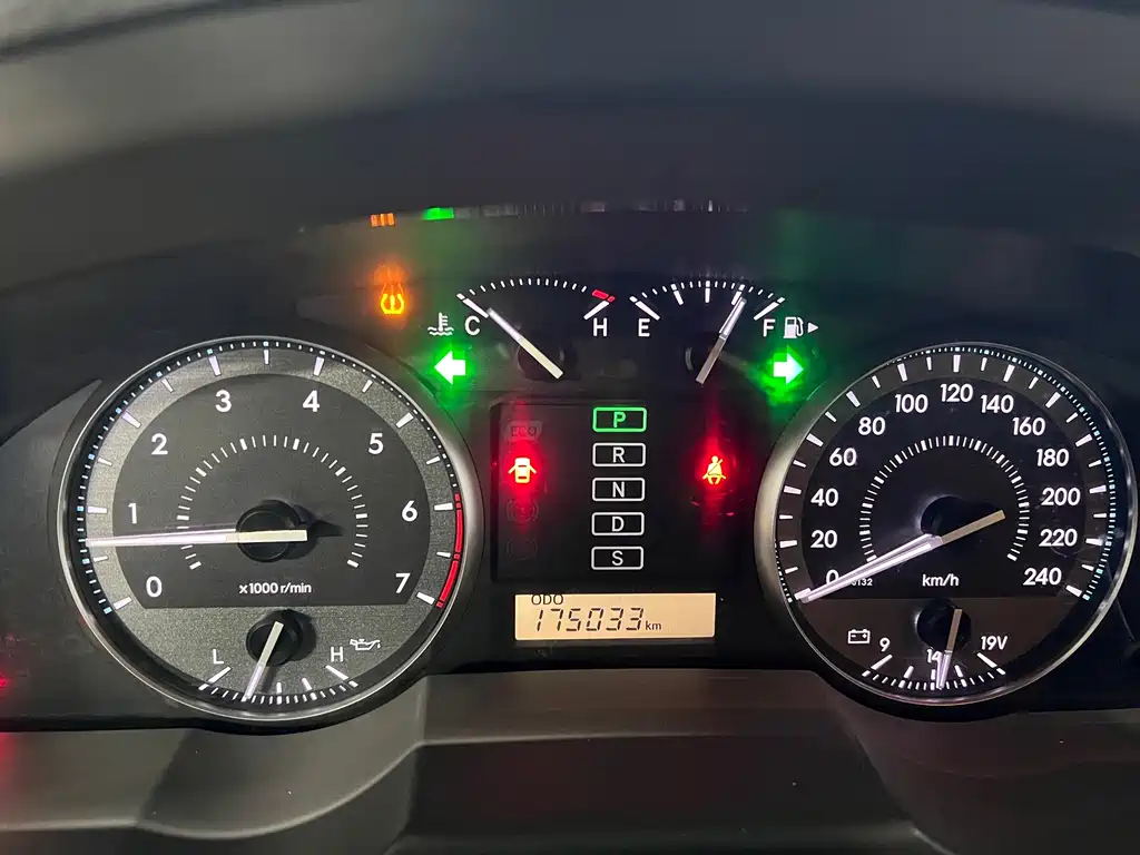 Toyota Land Cruiser 2018 — фото 9