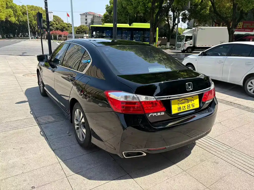 Honda Accord 2015 — фото 5