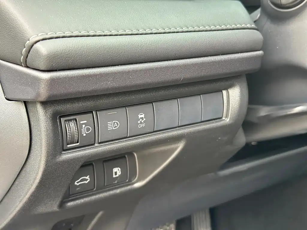 Toyota Camry 2024 — фото 18