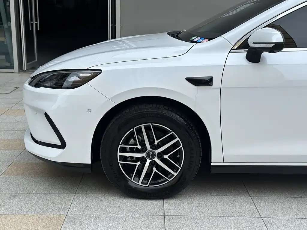 BYD Seal 05 DM-i 2025 — фото 19