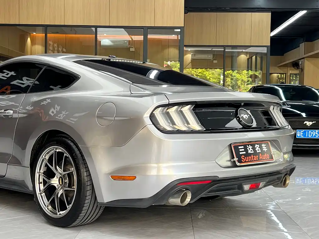 Ford Mustang 2019 — фото 18