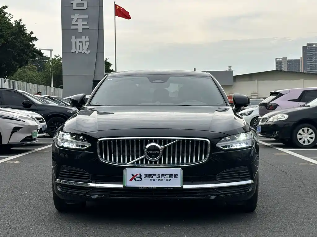 Volvo S90 Plug-In Hybrid 2024 — фото 2