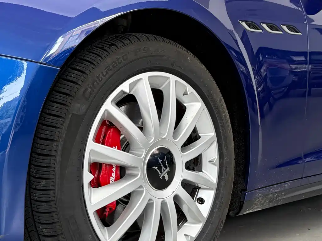 Maserati Ghibli 2017 — фото 12