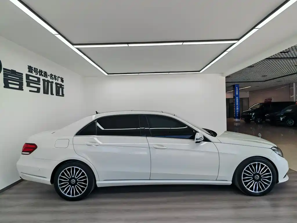 Mercedes-Benz E-Class 2015 — фото 4