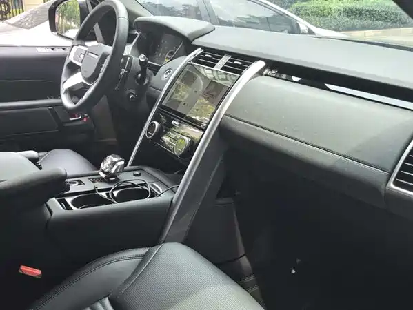 Land Rover Discovery 2025