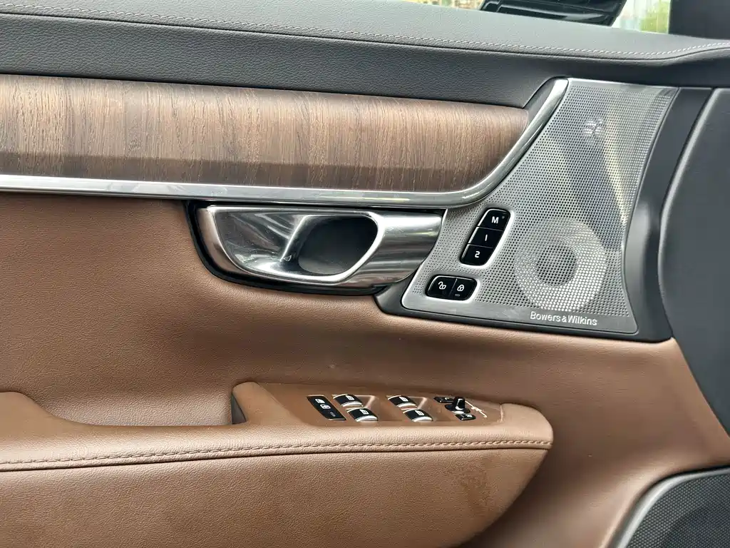 Volvo S90 Plug-In Hybrid 2024 — фото 26