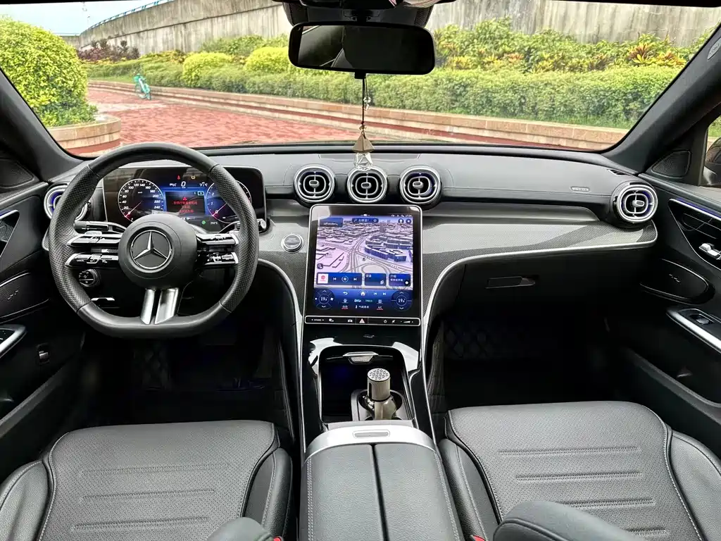 Mercedes-Benz C-Class 2023 — фото 7