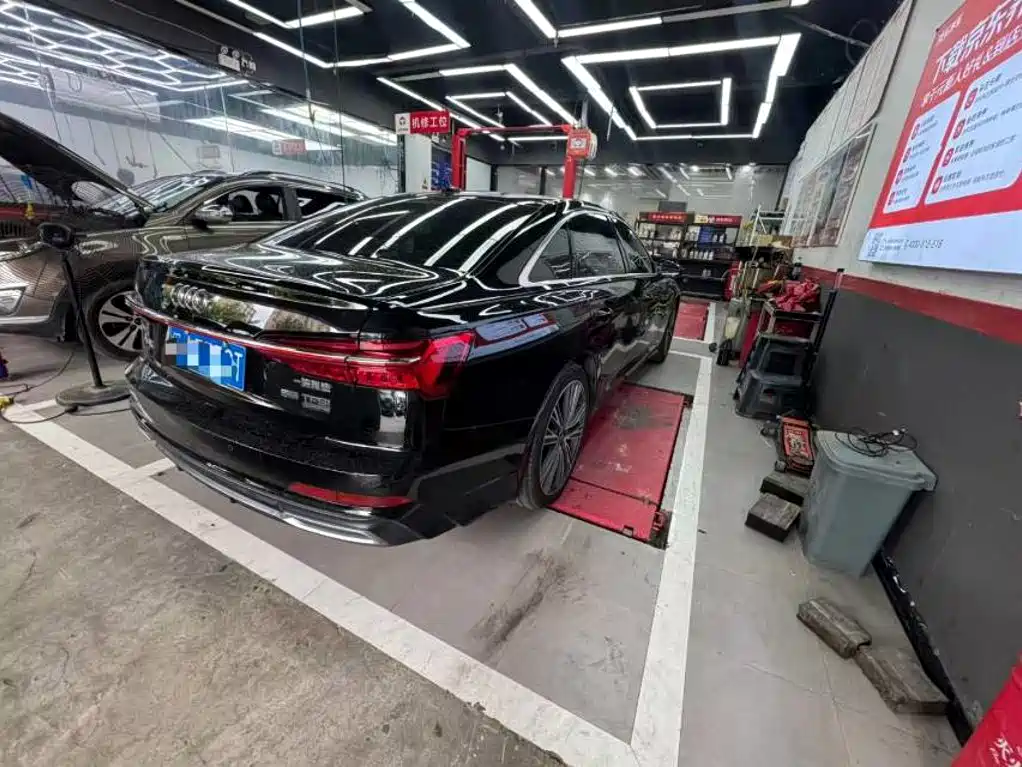 Audi A6L 2022