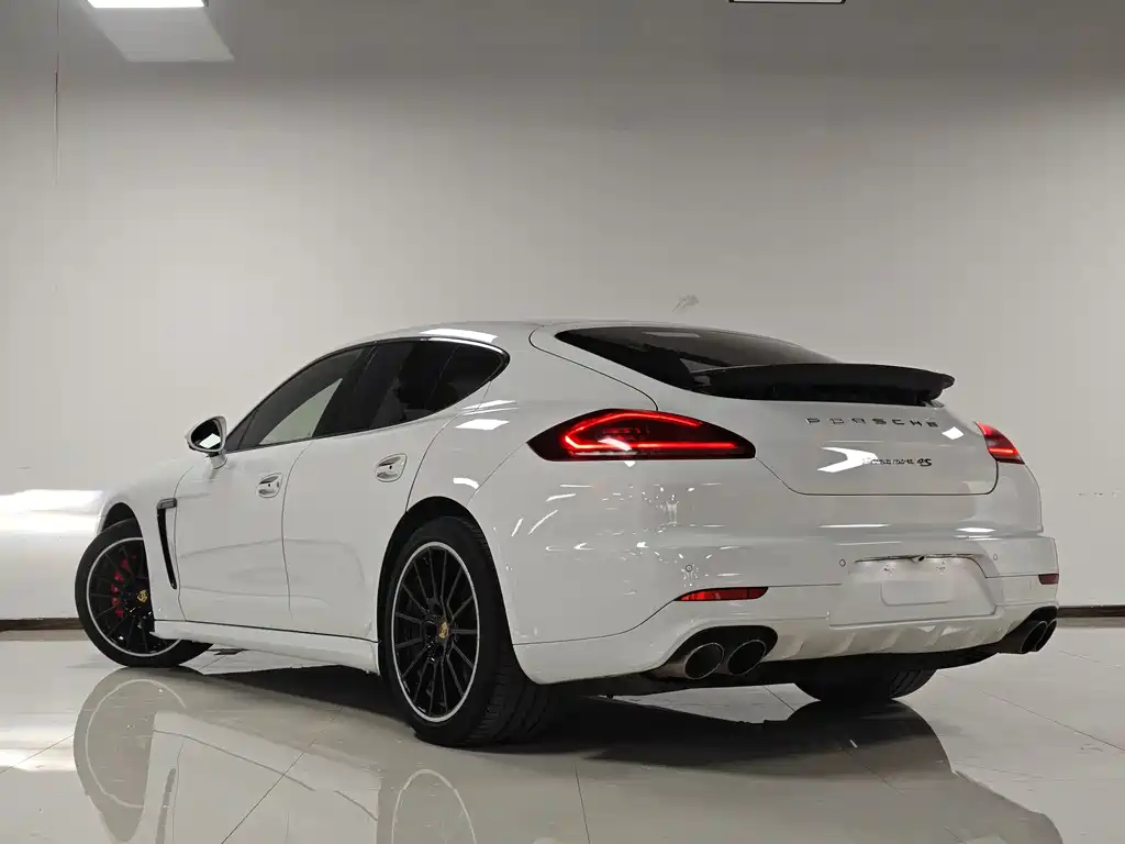 Porsche Panamera 2015 — фото 19