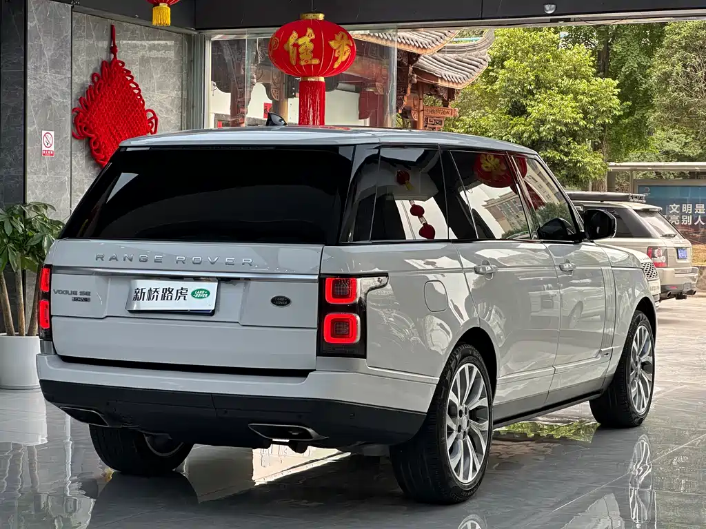 Land Rover Range Rover 2018 — фото 17