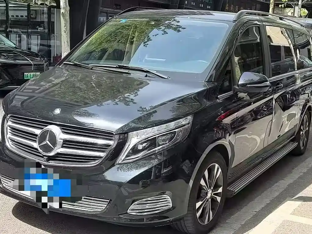 Mercedes-Benz V-Class 2017 — фото 11