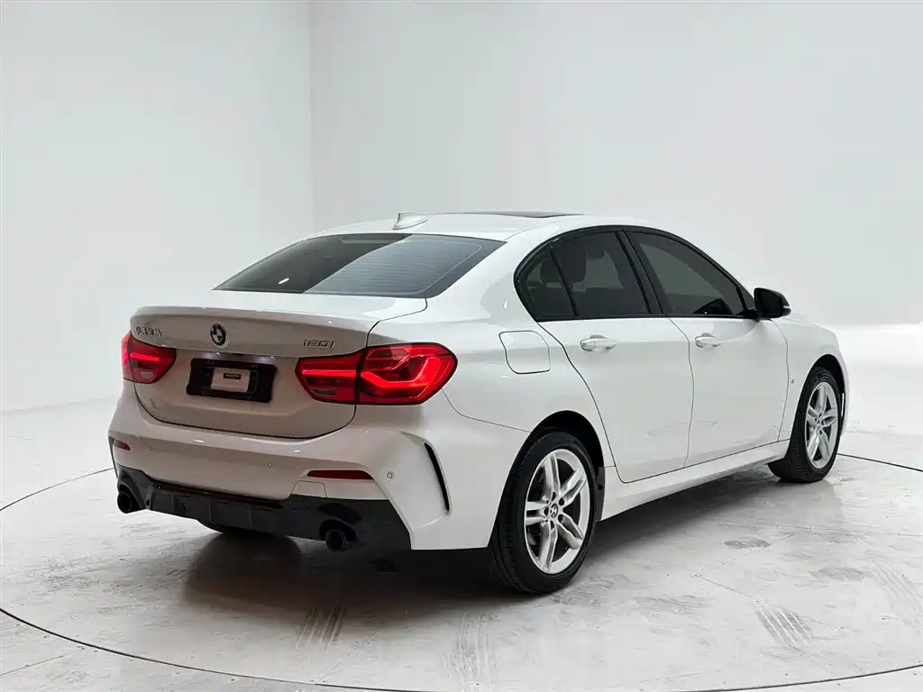 BMW 1 Series 2021