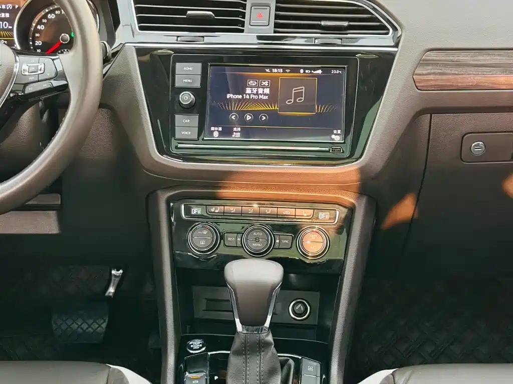 Volkswagen Tiguan L 2018 — фото 18