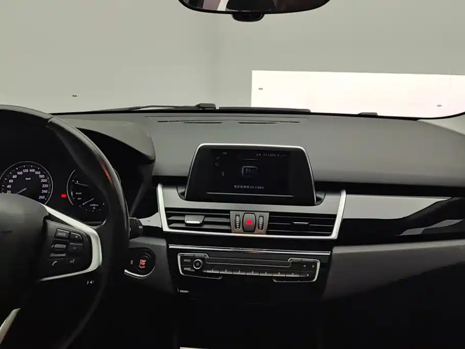 BMW 2 Series Station Wagon 2019 — фото 13