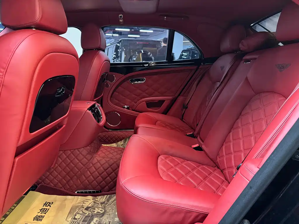 Bentley Mulsanne 2018 — фото 19