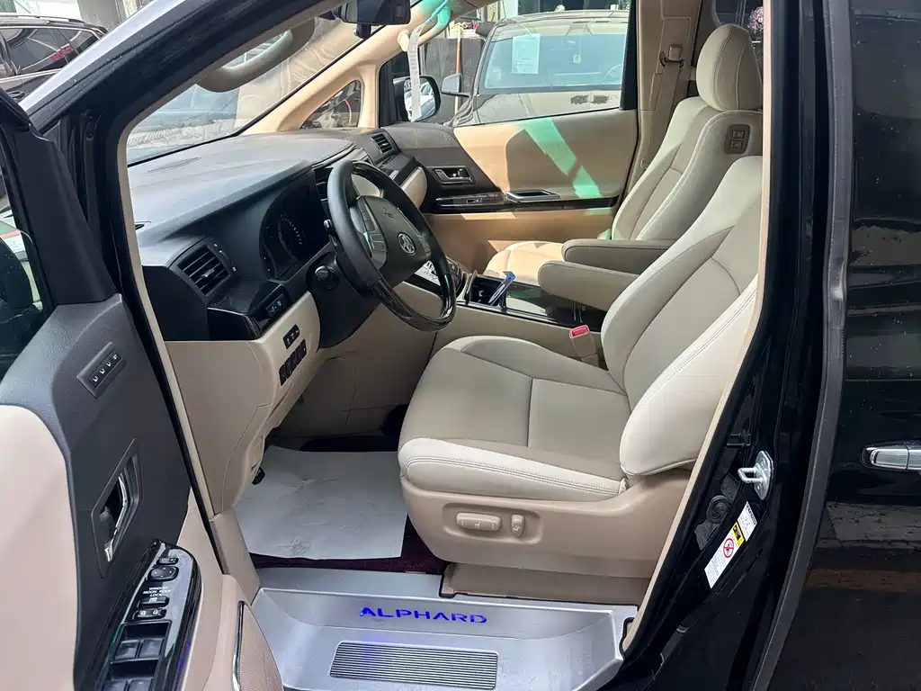 Toyota Alphard 2014 — фото 3