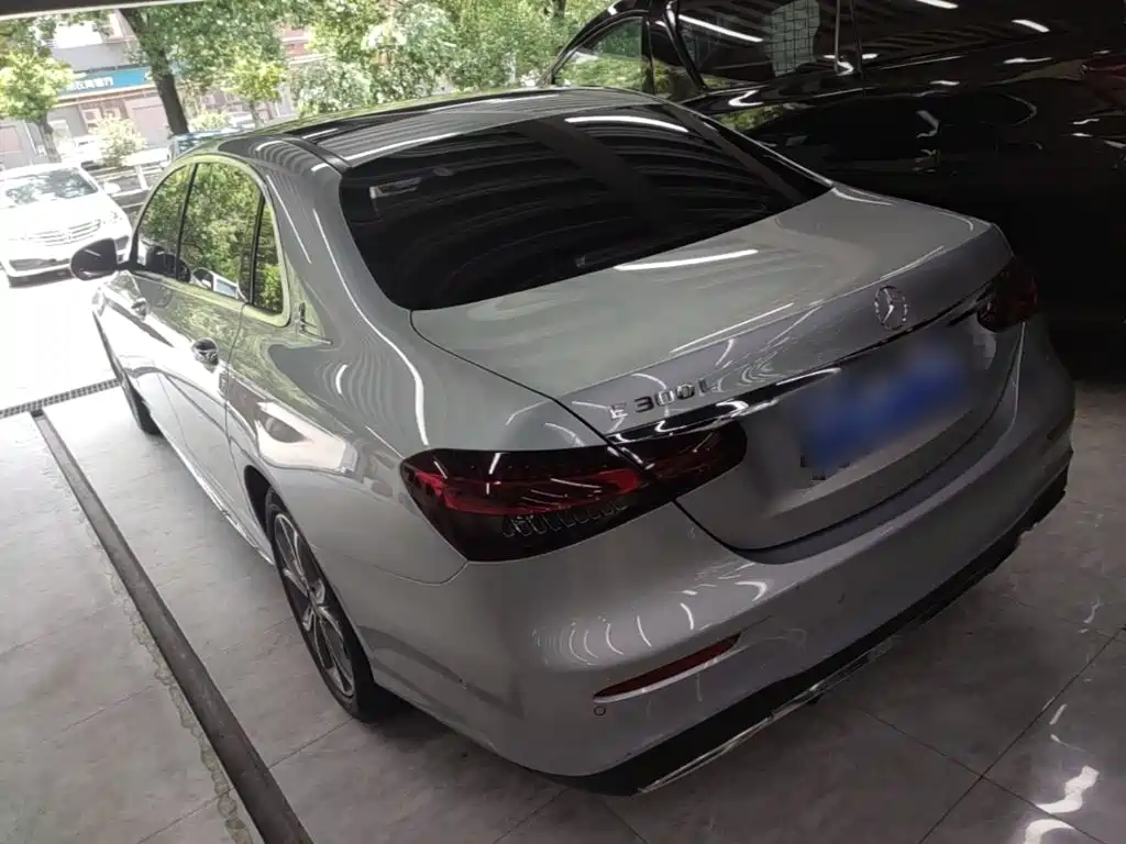 Mercedes-Benz E-Class 2022