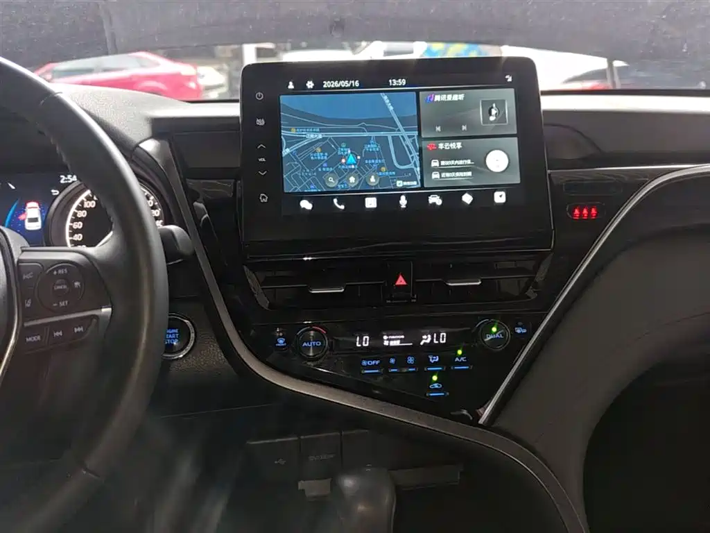 Toyota Camry 2022 — фото 13