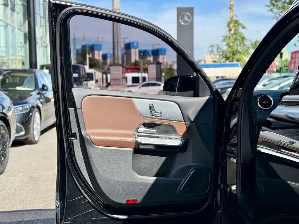 Mercedes-Benz GLB 2023 — фото 14