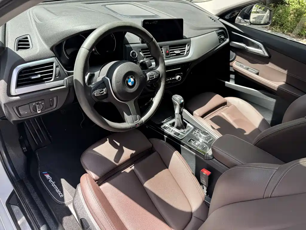 BMW 1 Series 2019 — фото 4