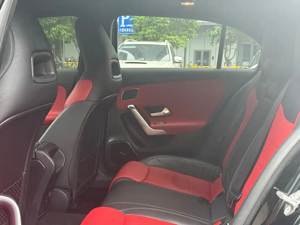 Mercedes-Benz A-Class AMG 2024 — фото 15