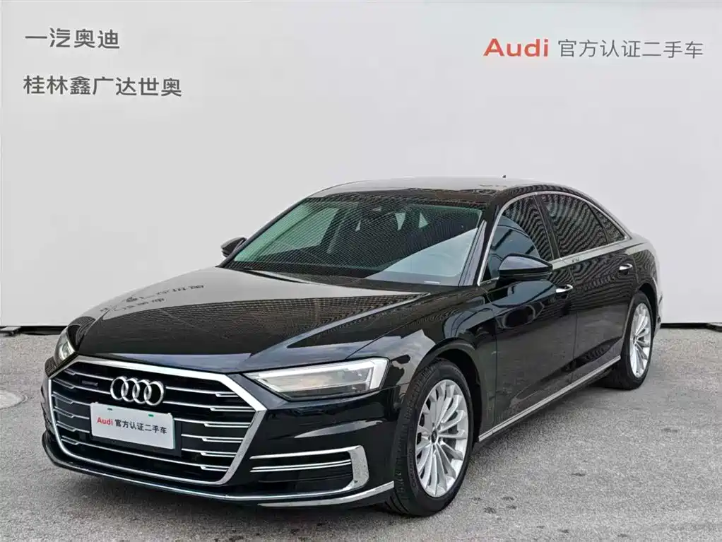 Audi A8 2021 — фото 1