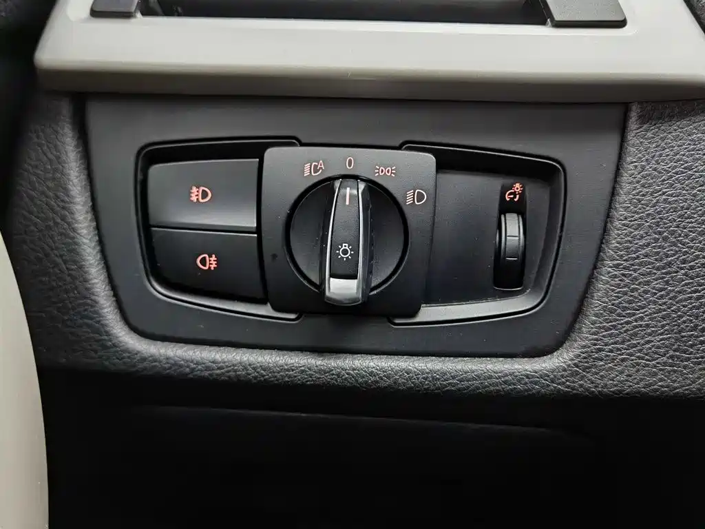 BMW 3 Series 2015 — фото 21