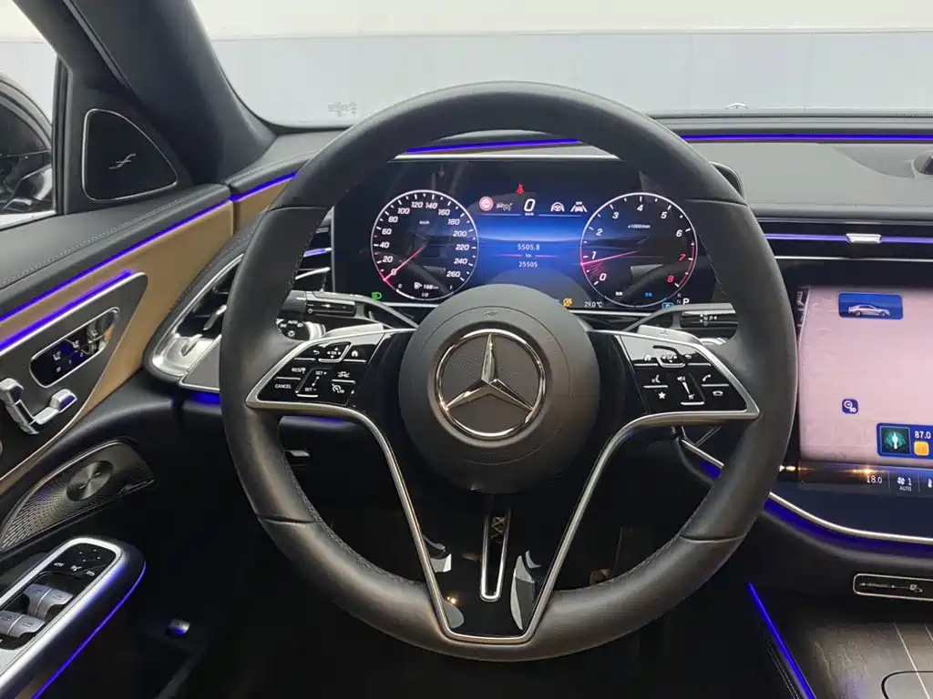 Mercedes-Benz E-Class 2024 — фото 14