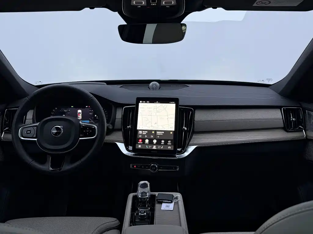 Volvo XC90 Plug-In Hybrid 2025 — фото 18