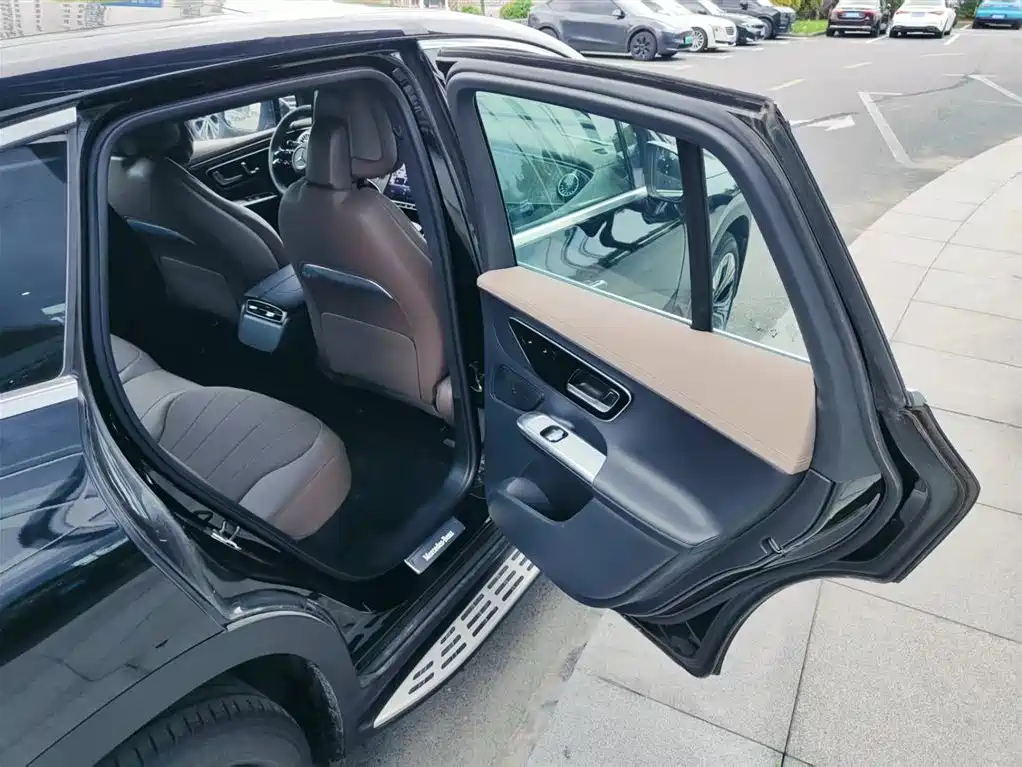 Mercedes-Benz EQE SUV 2025 — фото 18