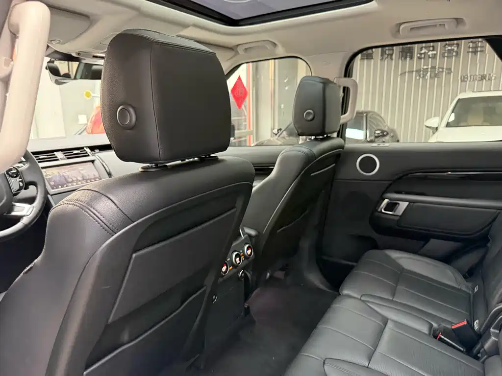 Land Rover Discovery 2020 — фото 17