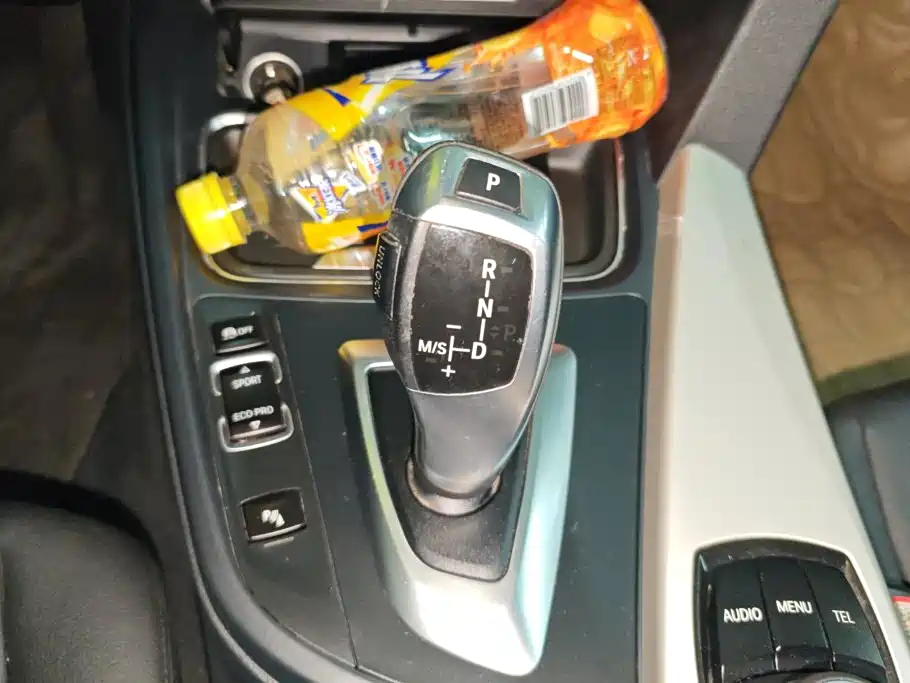 BMW 3 Series 2015 — фото 16