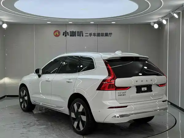 Volvo XC60 Plug-In Hybrid 2024