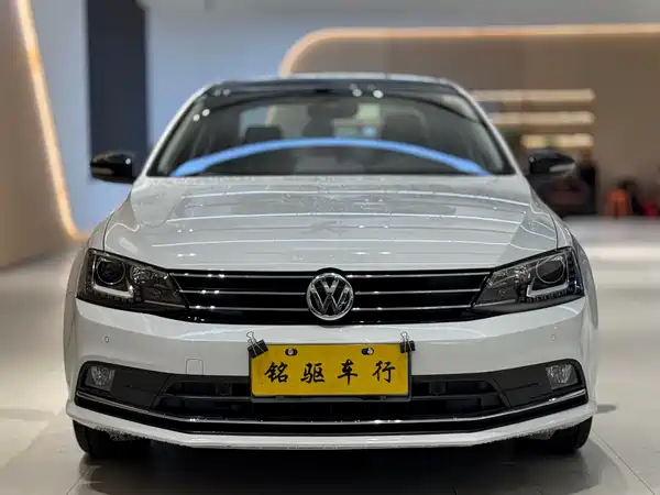 Volkswagen Sagitar 2018