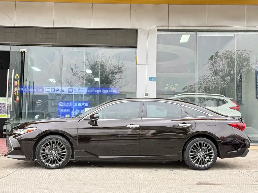Toyota Avalon 2019 — фото 11