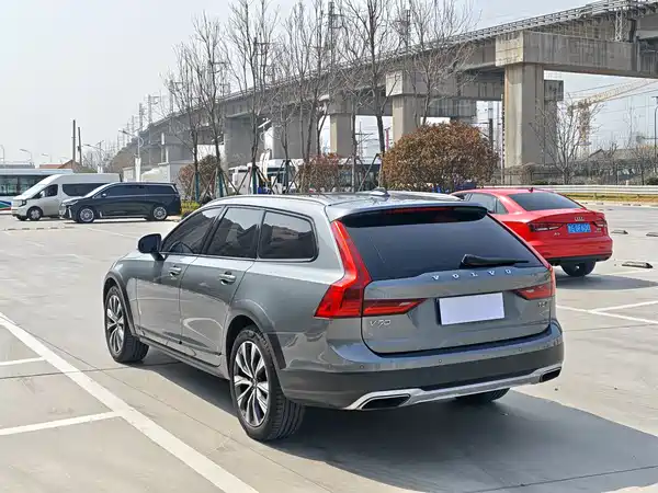 Volvo V90 2017