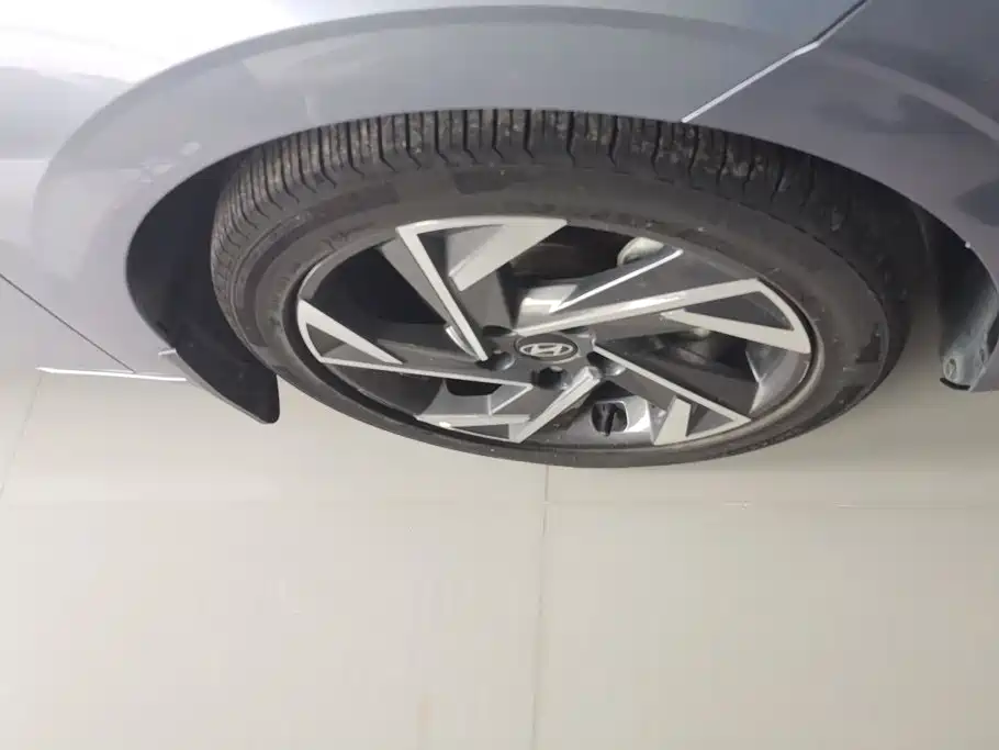 Hyundai Elantra 2024