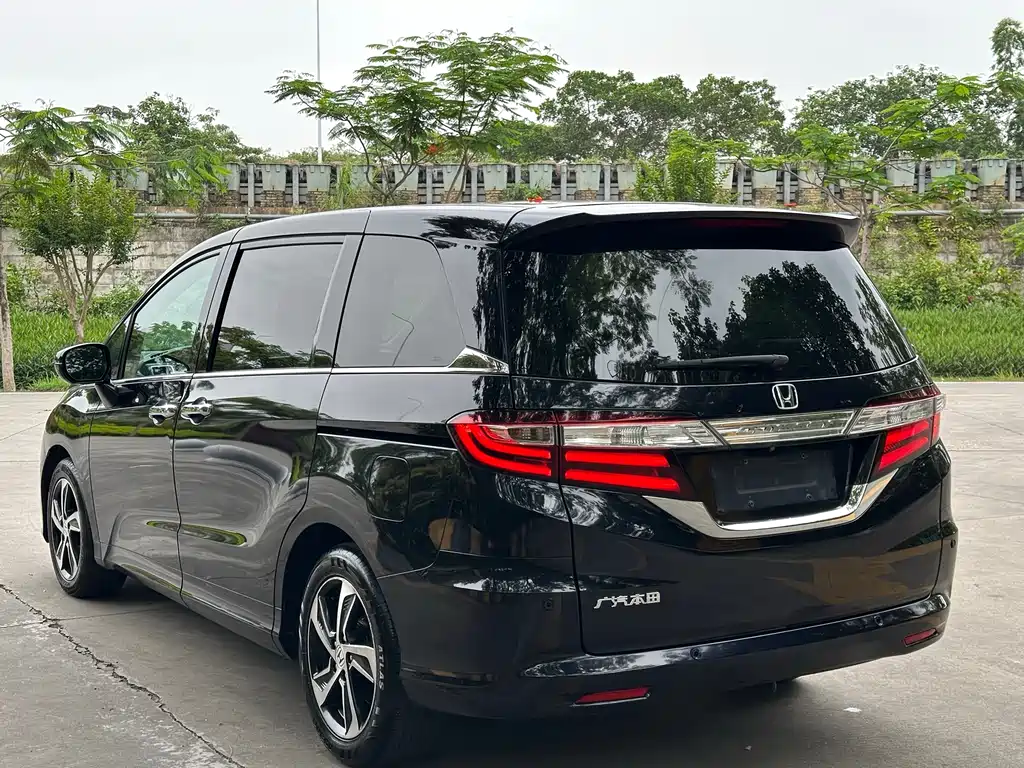 Honda Odyssey 2016 — фото 43