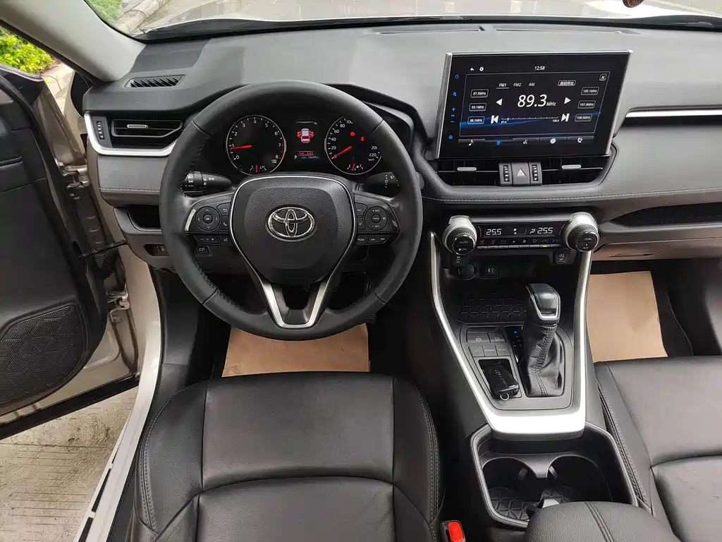 Toyota Wildlander 2021 — фото 11