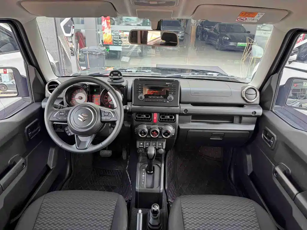 Suzuki Jimny 2025 — фото 13