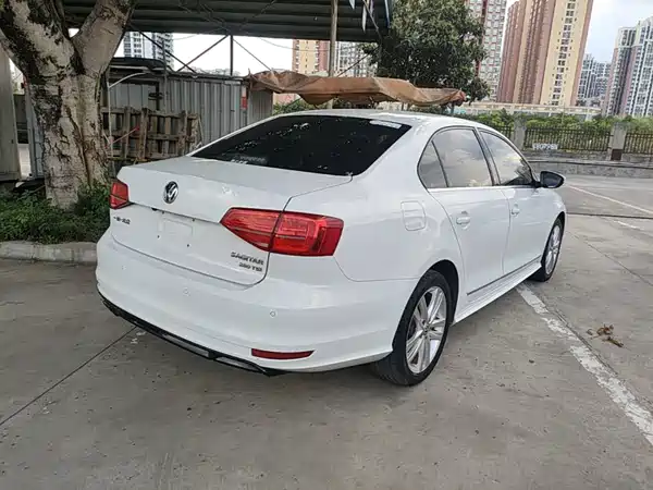 Volkswagen Sagitar 2019